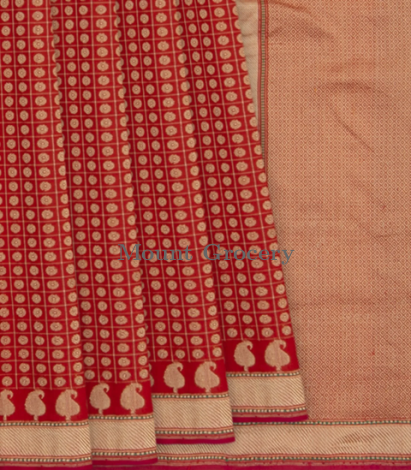 Red Handwoven Benarasi Jamdhani Saree With Chakaram Motifs in Checks With Mango Motifs in Pallu-Red
